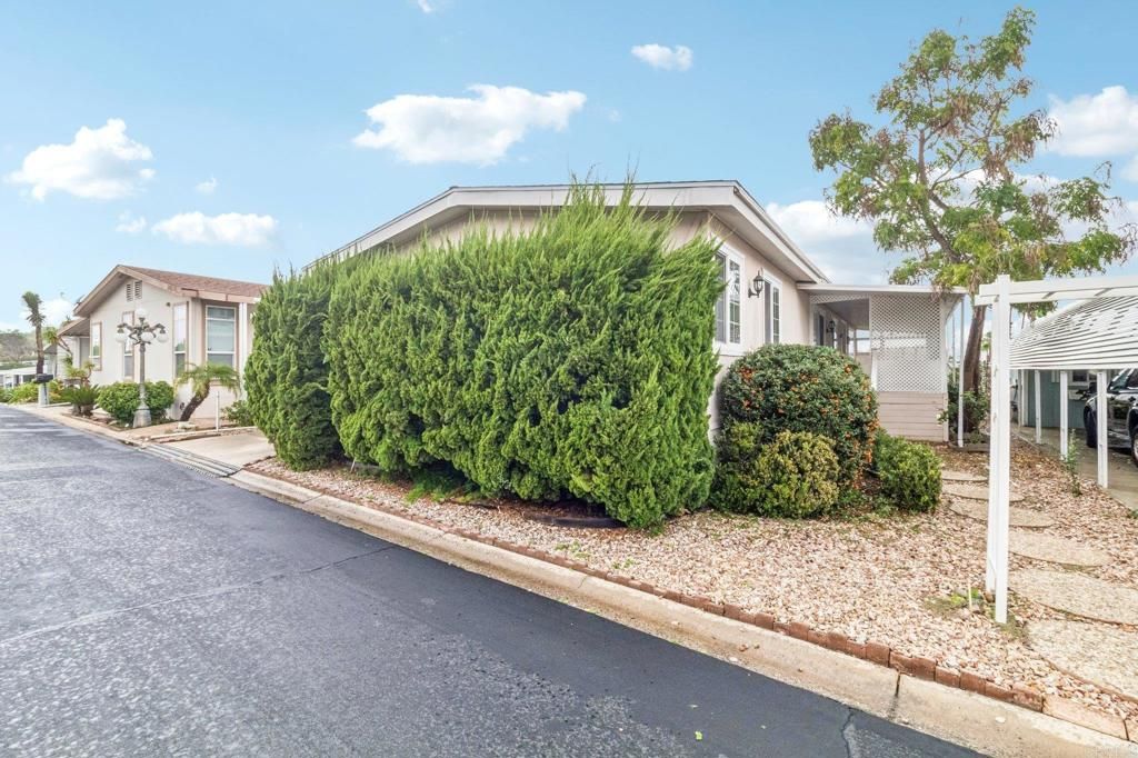 1219 E Barham Drive SPC 166, San Marcos, CA 92078 — exterior