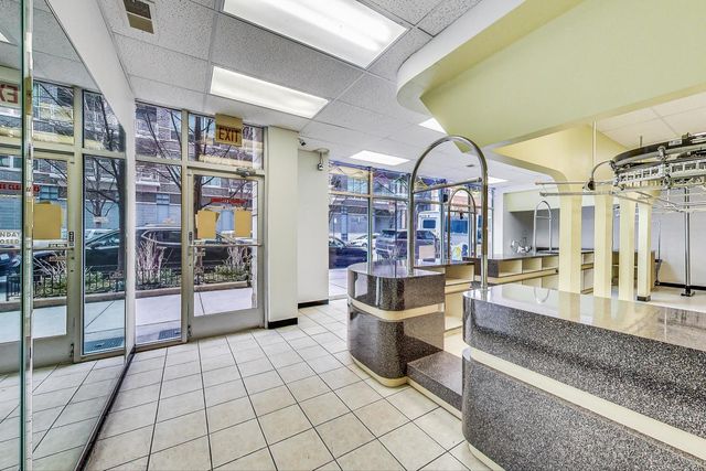 871 N Larrabee Street, Chicago, IL 60610