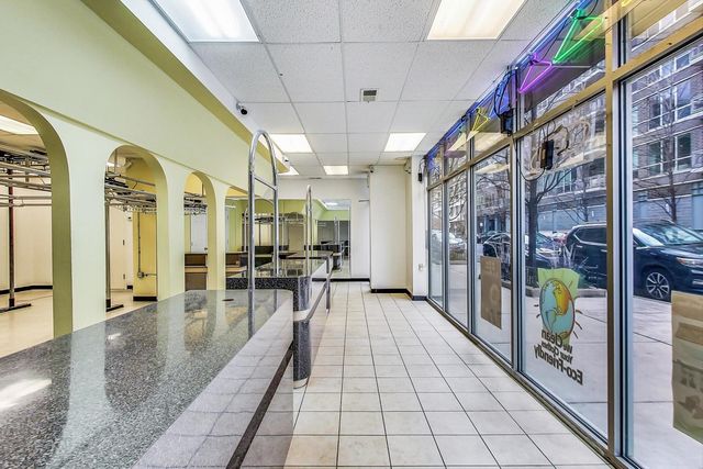 871 N Larrabee Street, Chicago, IL 60610