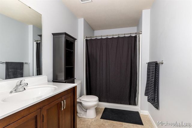 607 Nantucket Drive, Lansing, MI 48906