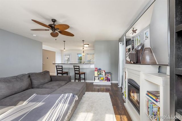 607 Nantucket Drive, Lansing, MI 48906