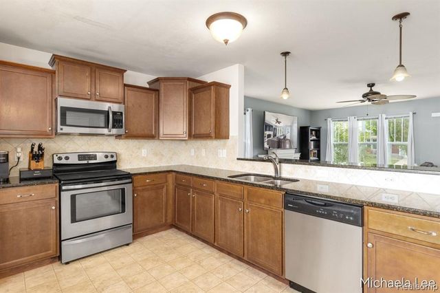 607 Nantucket Drive, Lansing, MI 48906