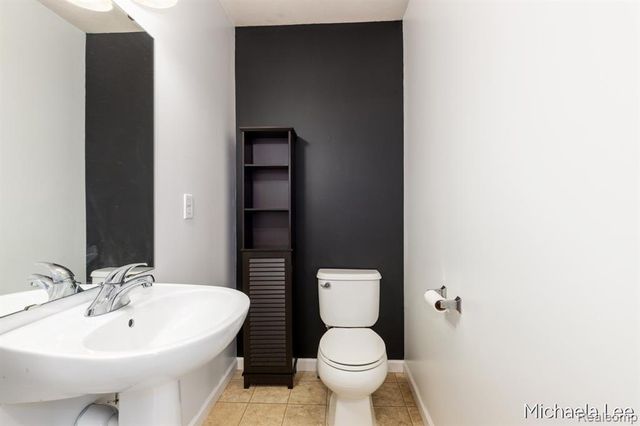 607 Nantucket Drive, Lansing, MI 48906