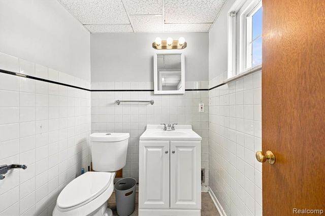 20691 Wedgewood Drive, Grosse Pointe, MI 48236