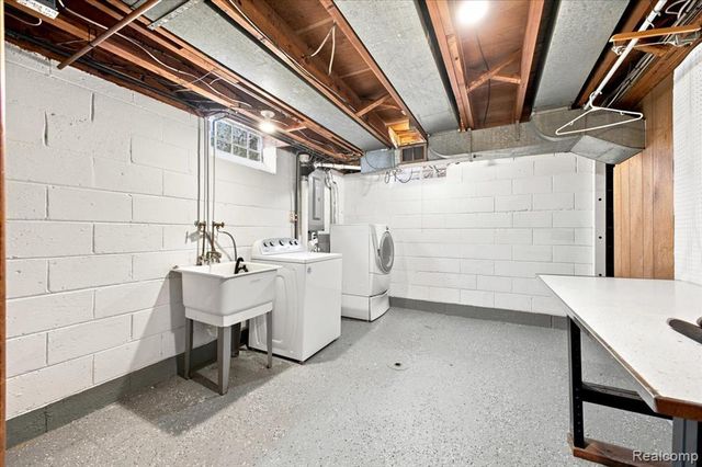 20691 Wedgewood Drive, Grosse Pointe, MI 48236