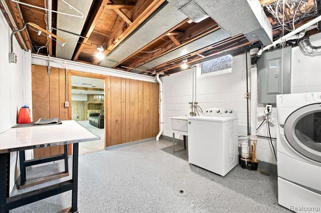20691 Wedgewood Drive, Grosse Pointe, MI 48236