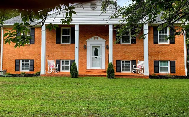 112 Hickory Way, Madison Heights, VA 24572