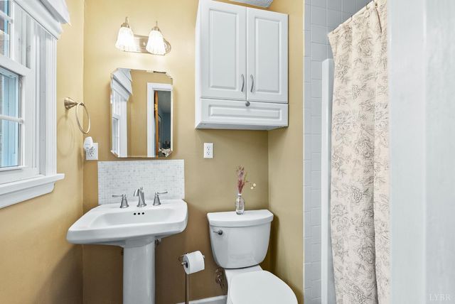 112 Hickory Way, Madison Heights, VA 24572