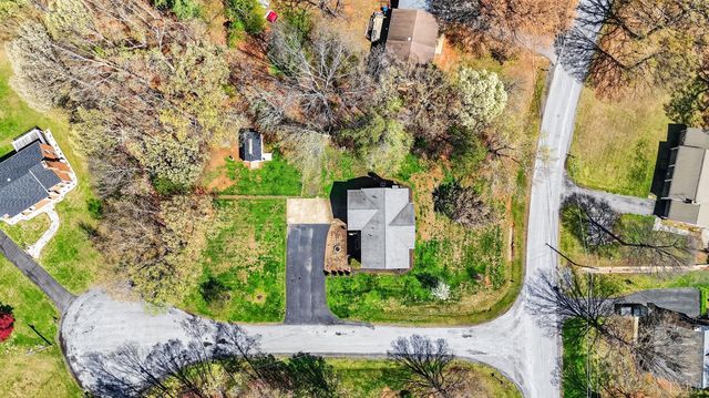 112 Hickory Way, Madison Heights, VA 24572