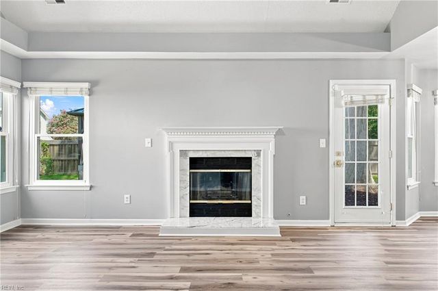 52 Locksley DR, Hampton, VA 23666
