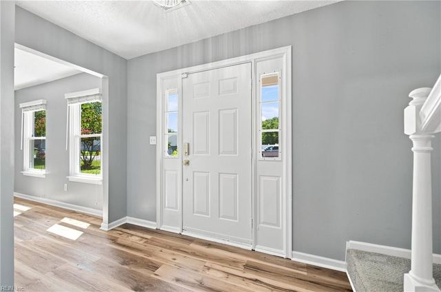 52 Locksley DR, Hampton, VA 23666