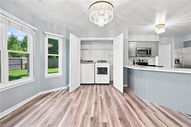 52 Locksley DR, Hampton, VA 23666