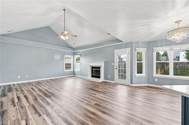 52 Locksley DR, Hampton, VA 23666