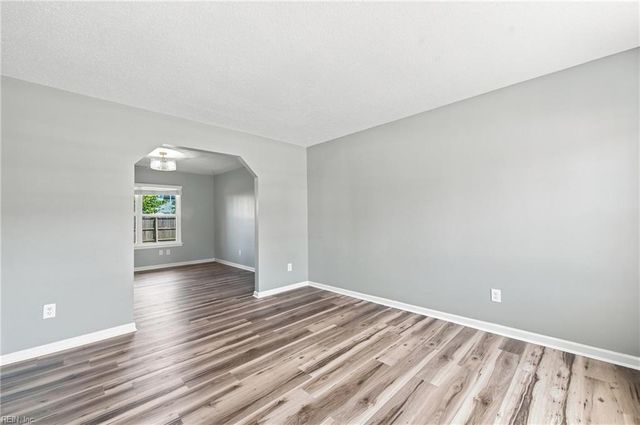 52 Locksley DR, Hampton, VA 23666