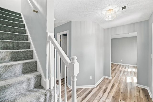 52 Locksley DR, Hampton, VA 23666