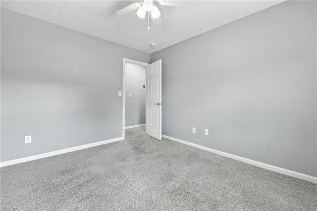 52 Locksley DR, Hampton, VA 23666