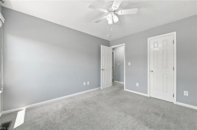 52 Locksley DR, Hampton, VA 23666