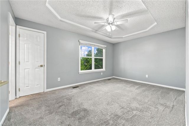 52 Locksley DR, Hampton, VA 23666