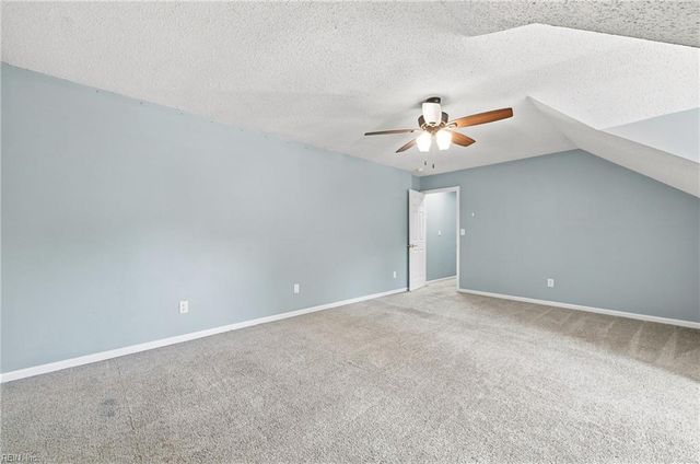 52 Locksley DR, Hampton, VA 23666