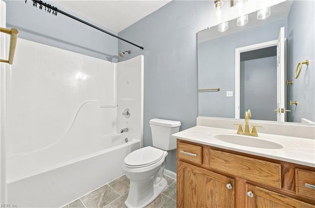 52 Locksley DR, Hampton, VA 23666
