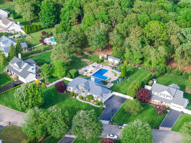 41 Paige Lane, Moriches, NY 11955