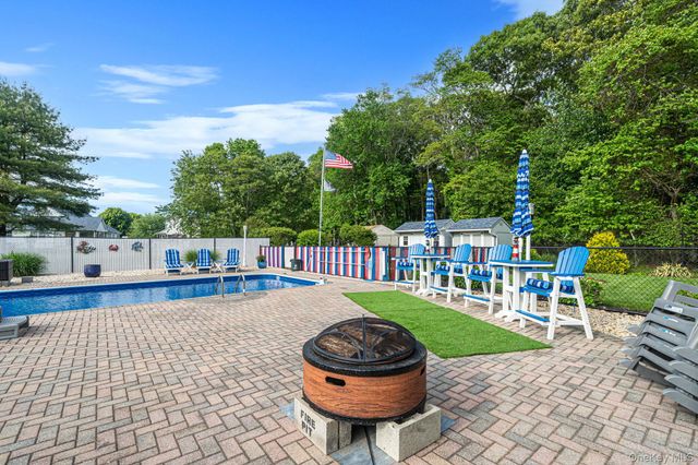 41 Paige Lane, Moriches, NY 11955