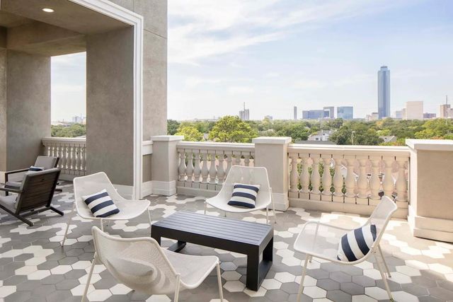 3939 W Alabama ST 2-413, Houston, TX 77027