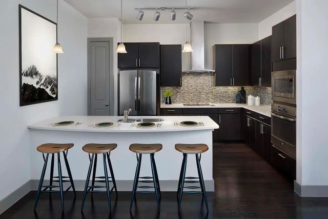 3939 W Alabama ST 2-413, Houston, TX 77027