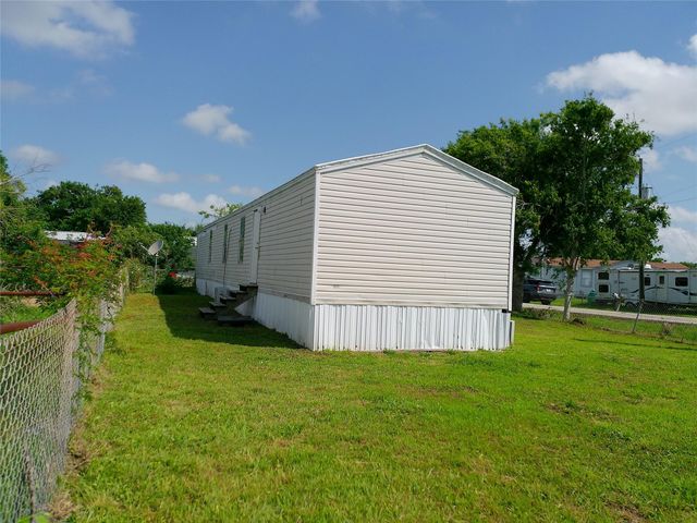 2501 Mcdonald Road, Oyster Creek, TX 77541