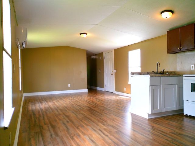 2501 Mcdonald Road, Oyster Creek, TX 77541