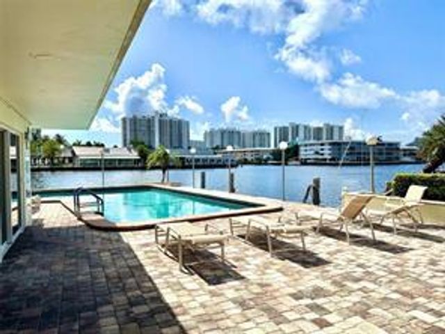 2900 NE 30th Street K9, Fort Lauderdale, FL 33306