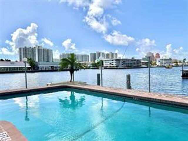 2900 NE 30th Street K9, Fort Lauderdale, FL 33306