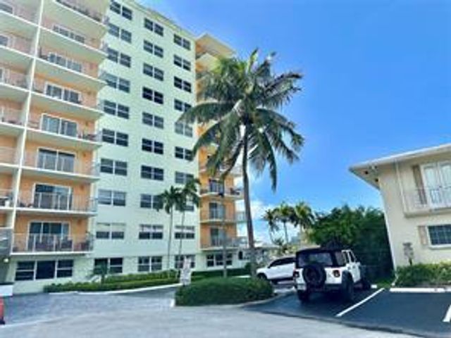 2900 NE 30th Street K9, Fort Lauderdale, FL 33306
