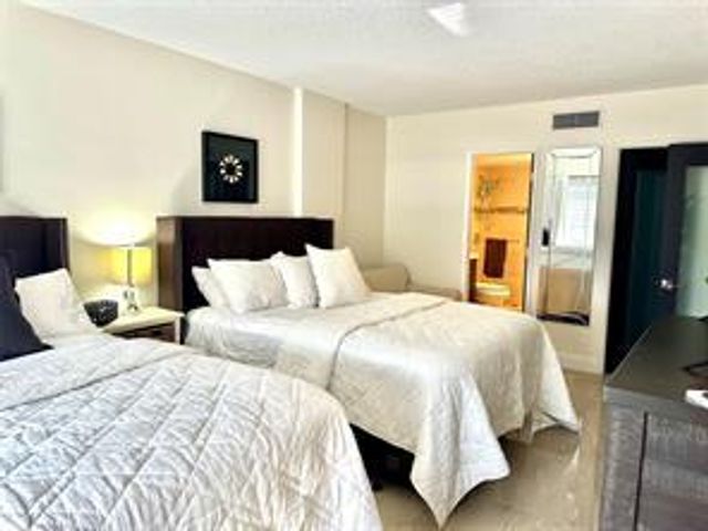 2900 NE 30th Street K9, Fort Lauderdale, FL 33306