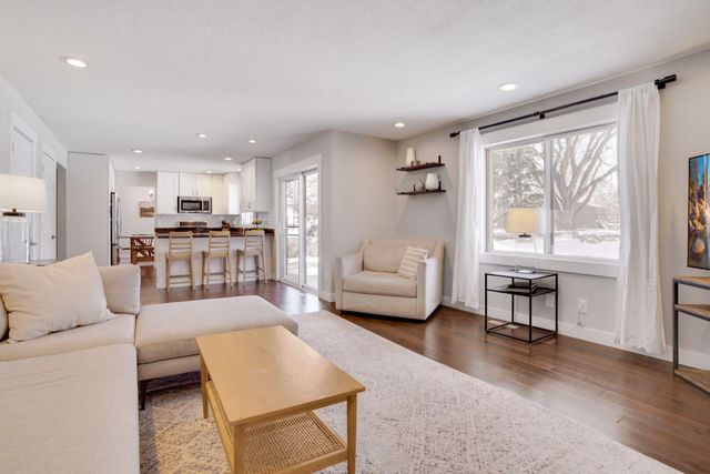 9145 Belvedere Drive, Eden Prairie, MN 55347