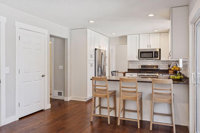 9145 Belvedere Drive, Eden Prairie, MN 55347