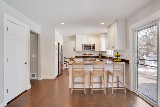 9145 Belvedere Drive, Eden Prairie, MN 55347