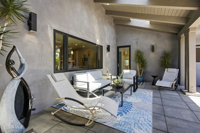 2800 Lynnview Street, Newbury Park, CA 91320
