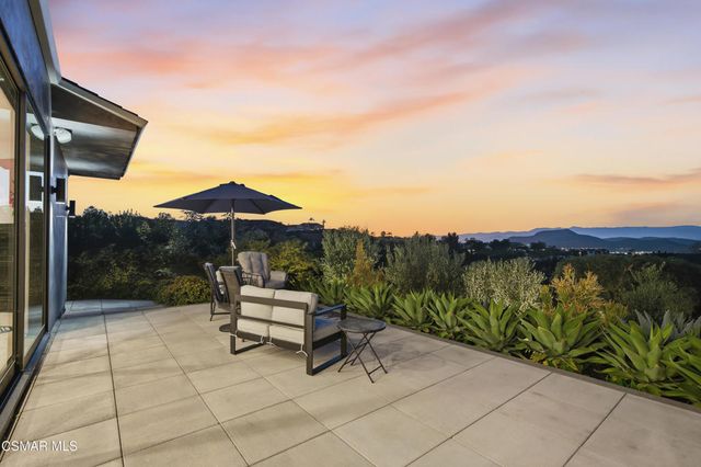 2800 Lynnview Street, Newbury Park, CA 91320