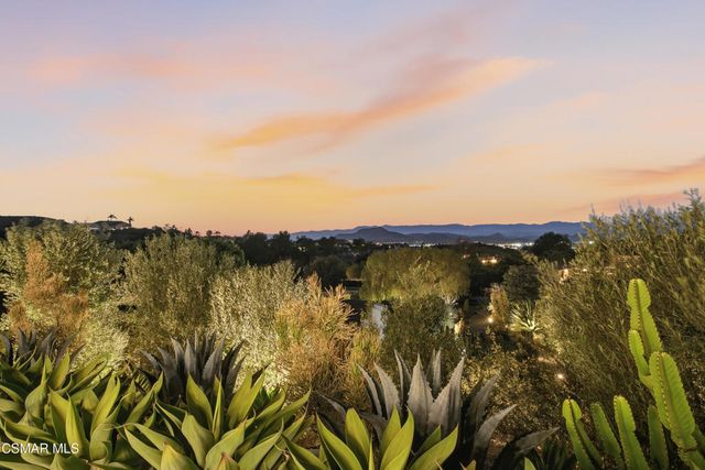 2800 Lynnview Street, Newbury Park, CA 91320