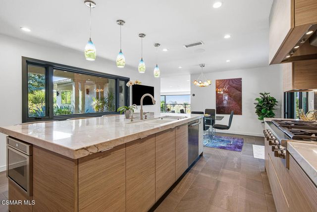 2800 Lynnview Street, Newbury Park, CA 91320