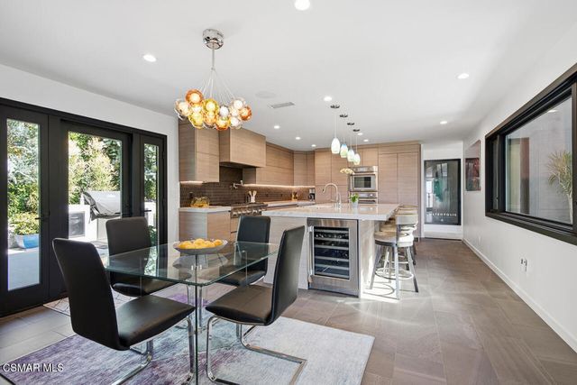 2800 Lynnview Street, Newbury Park, CA 91320