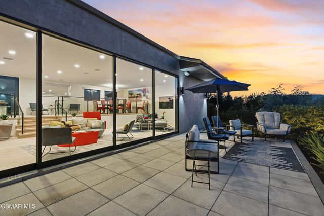 2800 Lynnview Street, Newbury Park, CA 91320