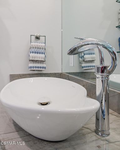 2800 Lynnview Street, Newbury Park, CA 91320