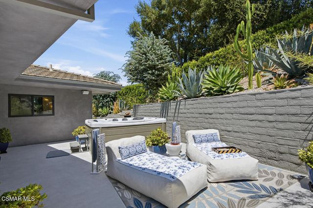 2800 Lynnview Street, Newbury Park, CA 91320
