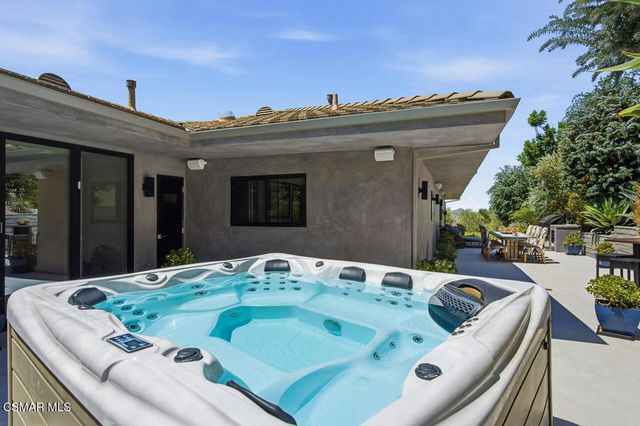 2800 Lynnview Street, Newbury Park, CA 91320