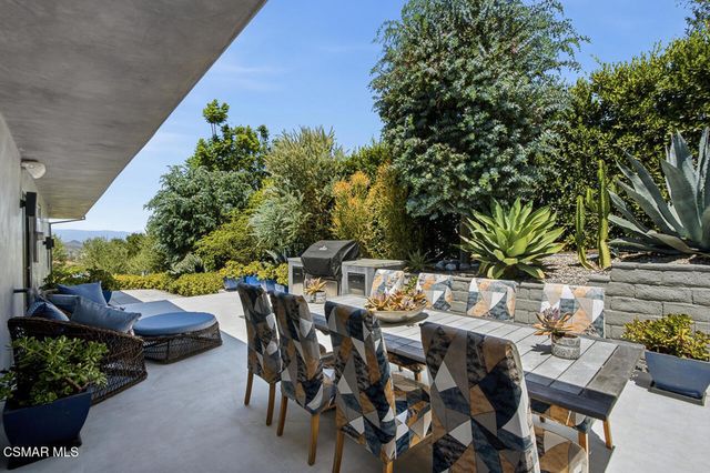 2800 Lynnview Street, Newbury Park, CA 91320