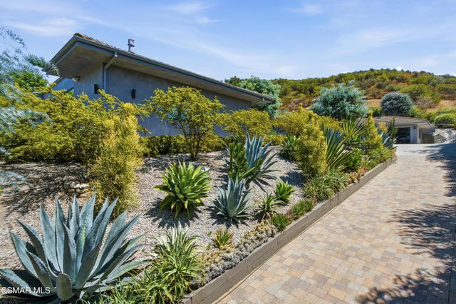 2800 Lynnview Street, Newbury Park, CA 91320