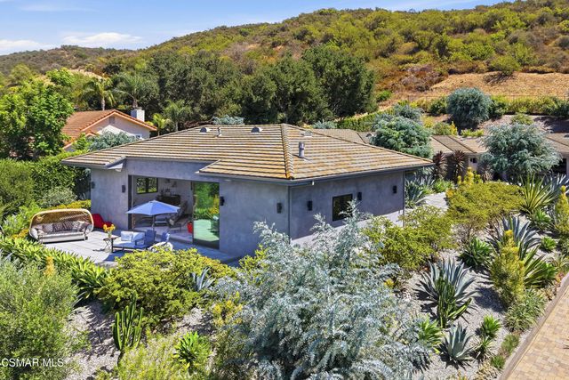 2800 Lynnview Street, Newbury Park, CA 91320