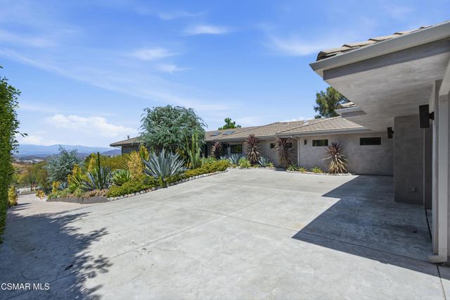 2800 Lynnview Street, Newbury Park, CA 91320